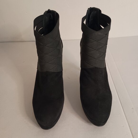 Stuart Weitzman “Papoose” Black Suede Booties • Back Zip • 5" Heel • Women’s 10 - Picture 15 of 16